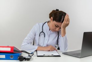 آگهی/ مجازات اشتباه پزشکی + راه چاره دلگرم کننده برای حبس و پرداخت دیه