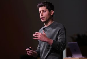 در آستانه یک‌سالگی ChatGPT، مدیرعامل OpenAI اخراج شد