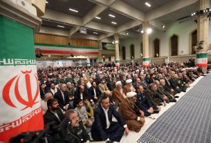 تصاویری از مهمانان امروز رهبر انقلاب