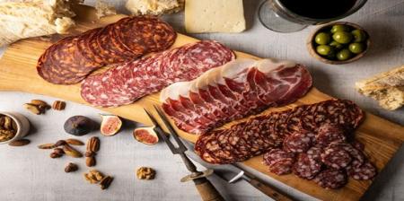 مطالعه جدید: مصرف گوشت فرآوری شده بیش از یک بار در هفته خطر سرطان روده را ۱۹ درصد افزایش می‌دهد