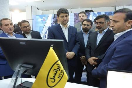 وزیر ارتباطات از پیشرفتهای و زیرساخت فیبرنوری ایرانسل بازدید کرد