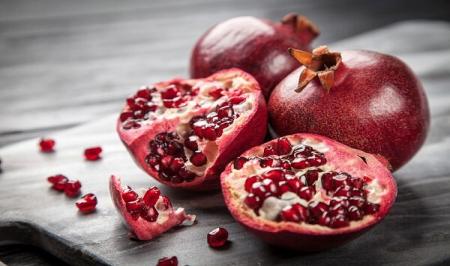 روغن هسته انار: راز پوست شفاف و درمان التهاب در فصل پاییز