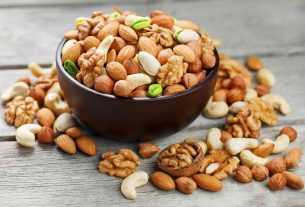 مصرف روزانه آجیل و کاهش خطر زوال عقل: نتایج جدید مطالعه بر ۵۰ هزار نفر