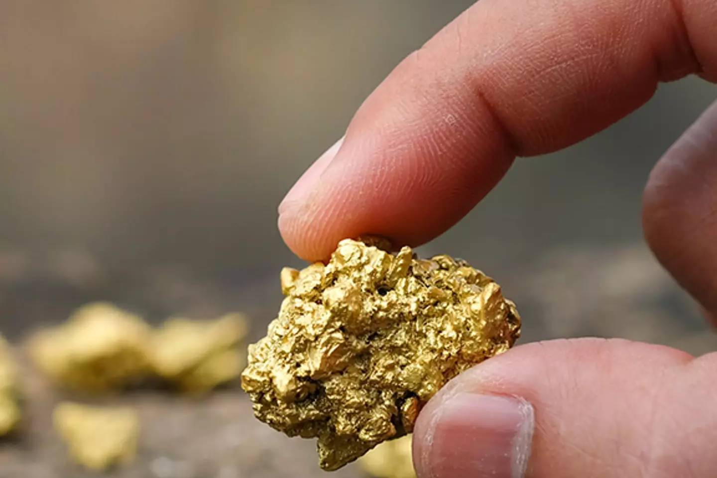کشف ذخیره طلای غولپیکر در چین با ارزش تخمینی ۸۳ میلیارد دلار؛ تحلیل اثرات اقتصادی و زمینشناسی