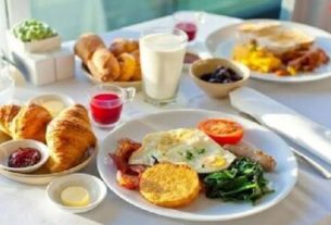 بهترین گزینههای صبحانه برای بهبود کبد چرب: ۷ غذا و نوشیدنی توصیهشده