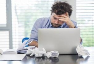 نشانههای افزایش کورتیزول ناشی از استرس مزمن و راهکارهای کنترل آن