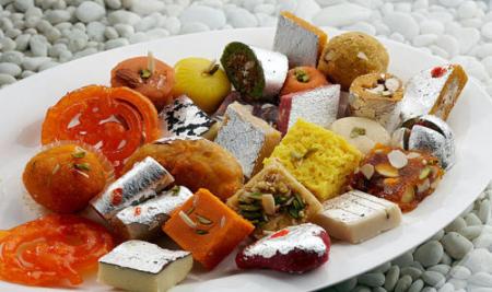 بهترین ساعت مصرف شیرینی برای کنترل قند خون و پیشگیری از افت انرژی
