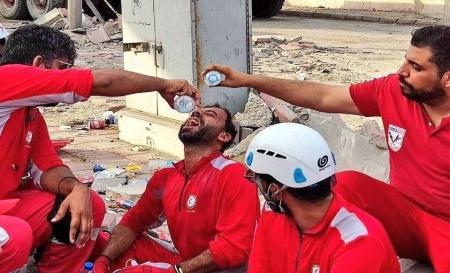 جایزهی انسانیت در سوختنِ بندرعباس: حماسهی امدادگران هلالاحمر در برابر گرما و رطوبت