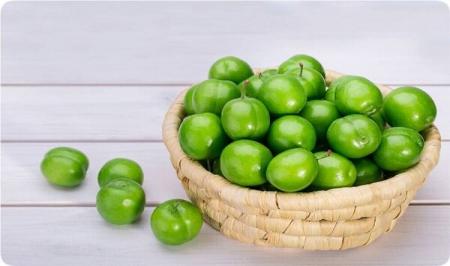 عوارض مصرف بیش از حد گوجهفرنگی سبز و نکات حیاتی برای بارداری و حساسیت