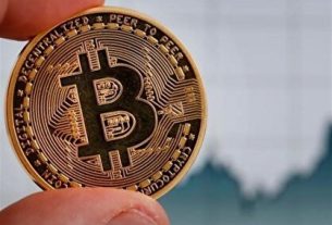 >> بیتکوین رکورد تاریخی جدید ثبت کرد؛ قیمت فراتر از ۱۱۸ هزار دلار >> بیتکوین در روز جمعه ر