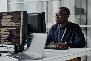 تحول بازار کار فناوری: کدام مشاغل داغترین و کدامها منسوخ شدهاند