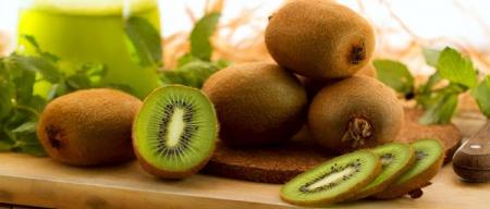 تبدیل یبوست به روز با دو کیوی در روز: روش طبیعی پیشنهادی پزشک گوارش