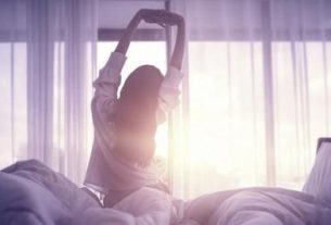 ترفندهای بیدار شدن زودتر و پرانرژی در صبح